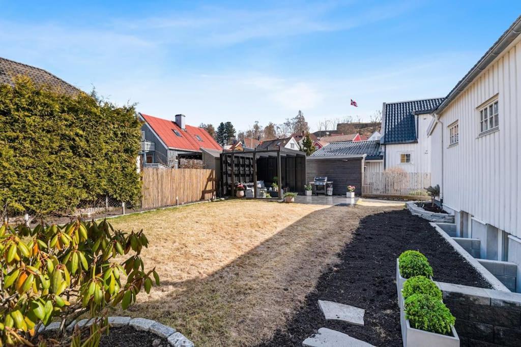 Liten I Gamle Bybro - Parkering Inkludert